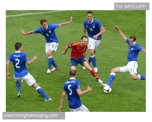 足球明星退役后生活现状揭秘从绿茵场到新领域的精彩转型之路 足球明星退役后生活现状揭秘从绿茵场到新领域的精彩转型之路